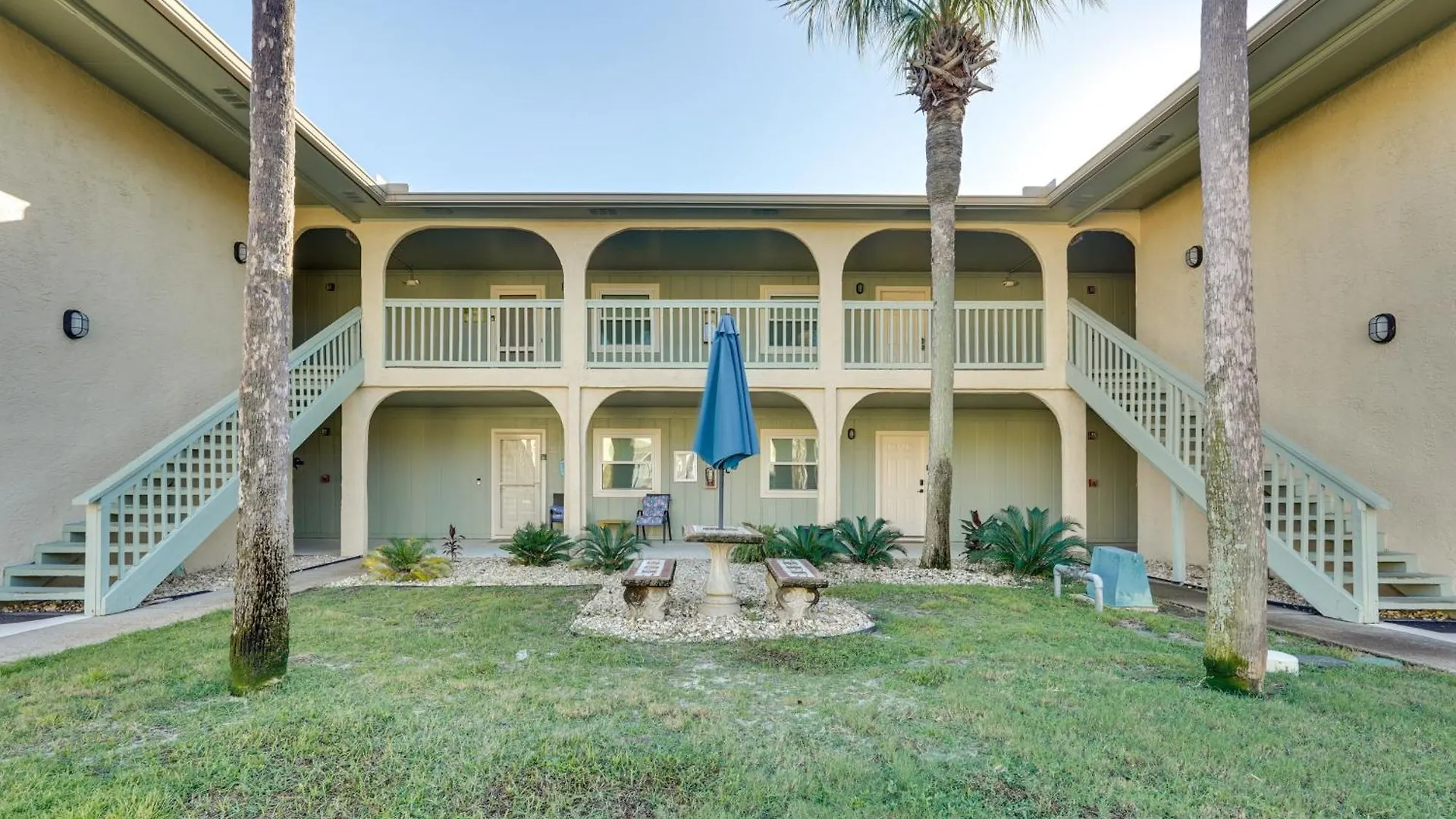 Panama City Beach Condo With Balcony, Walk To Ocean!