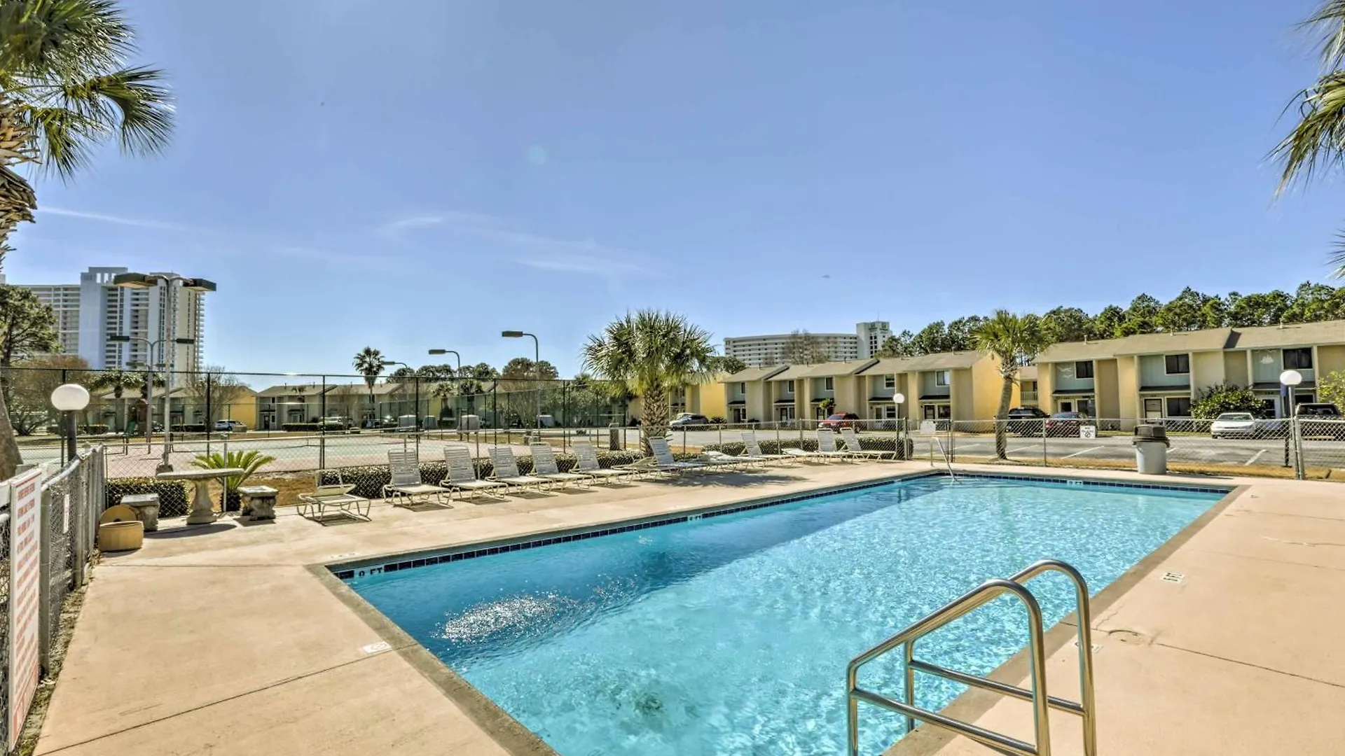 Panama City Beach Condo With Balcony, Walk To Ocean! 0*, Panama City Beach