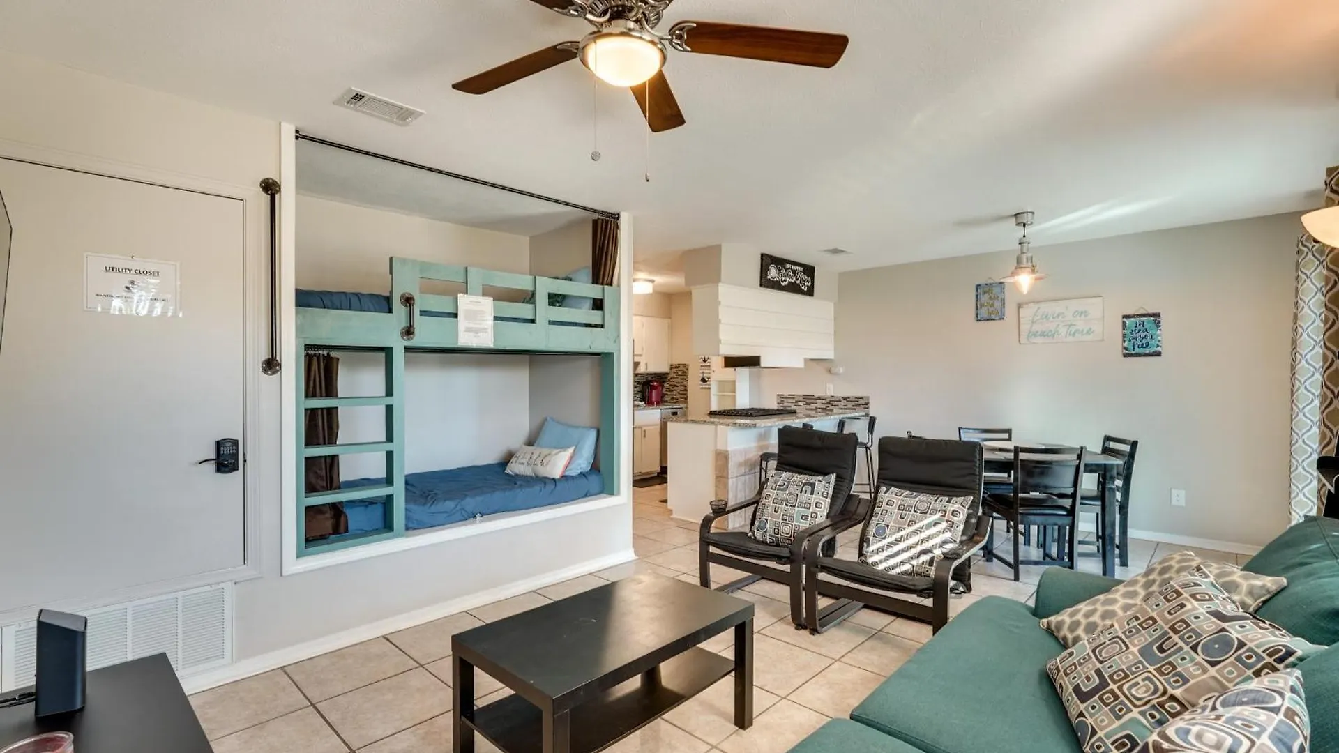 Panama City Beach Condo With Balcony, Walk To Ocean!